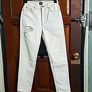 BDG Urban Outfitters, High Rise Mom Distressed Right Leg, Size:27
